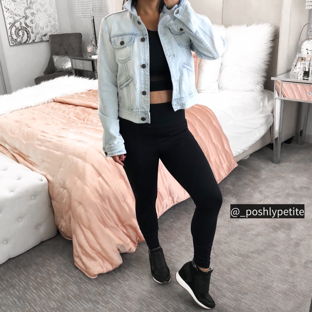 Gap denim light indigo wash blue jean jacket
